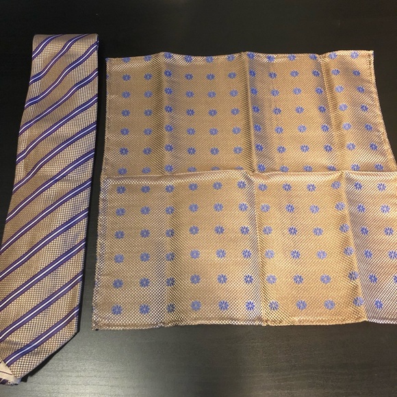 Italo Ferretti Silk Tie and Hanky Combo Set - Picture 7 of 8